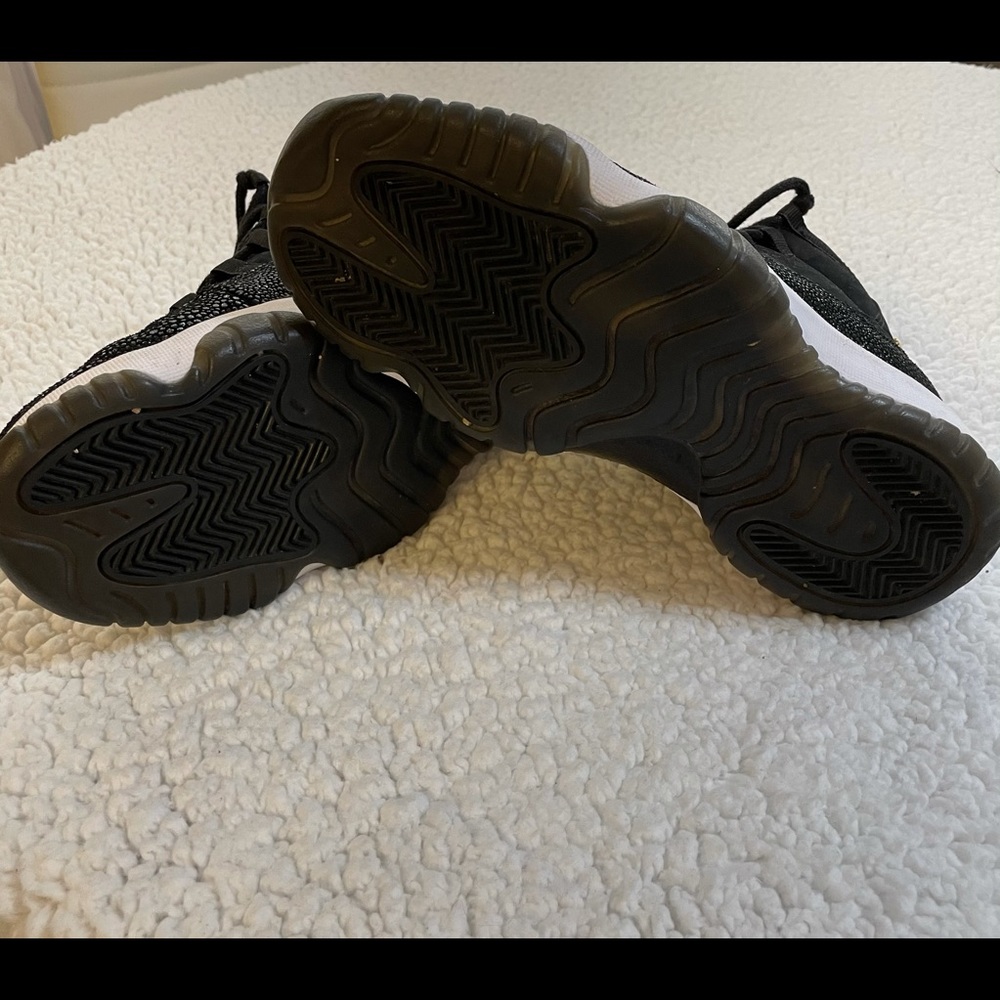 Jordan 11’s heiress black stingray woman size 6.5 - Picture 5 of 5